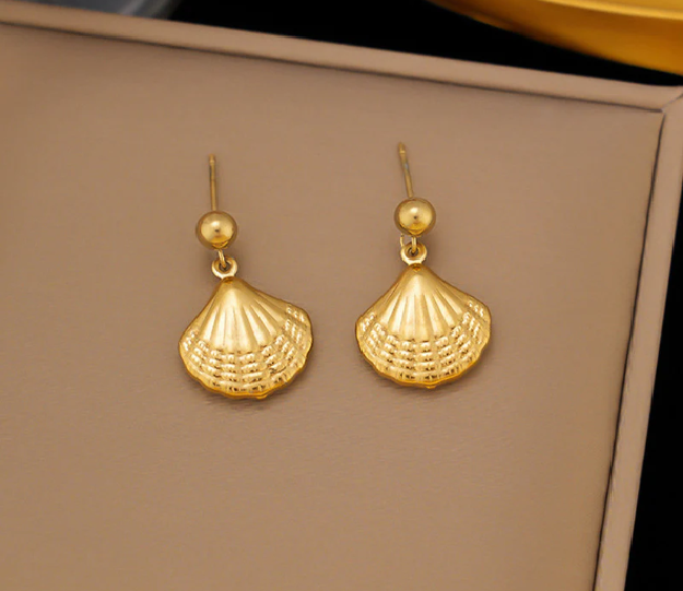 GOLD PLATED STAINLESS STEEL ANTI TARNISH SHELL THEMED DROP EARRINGS